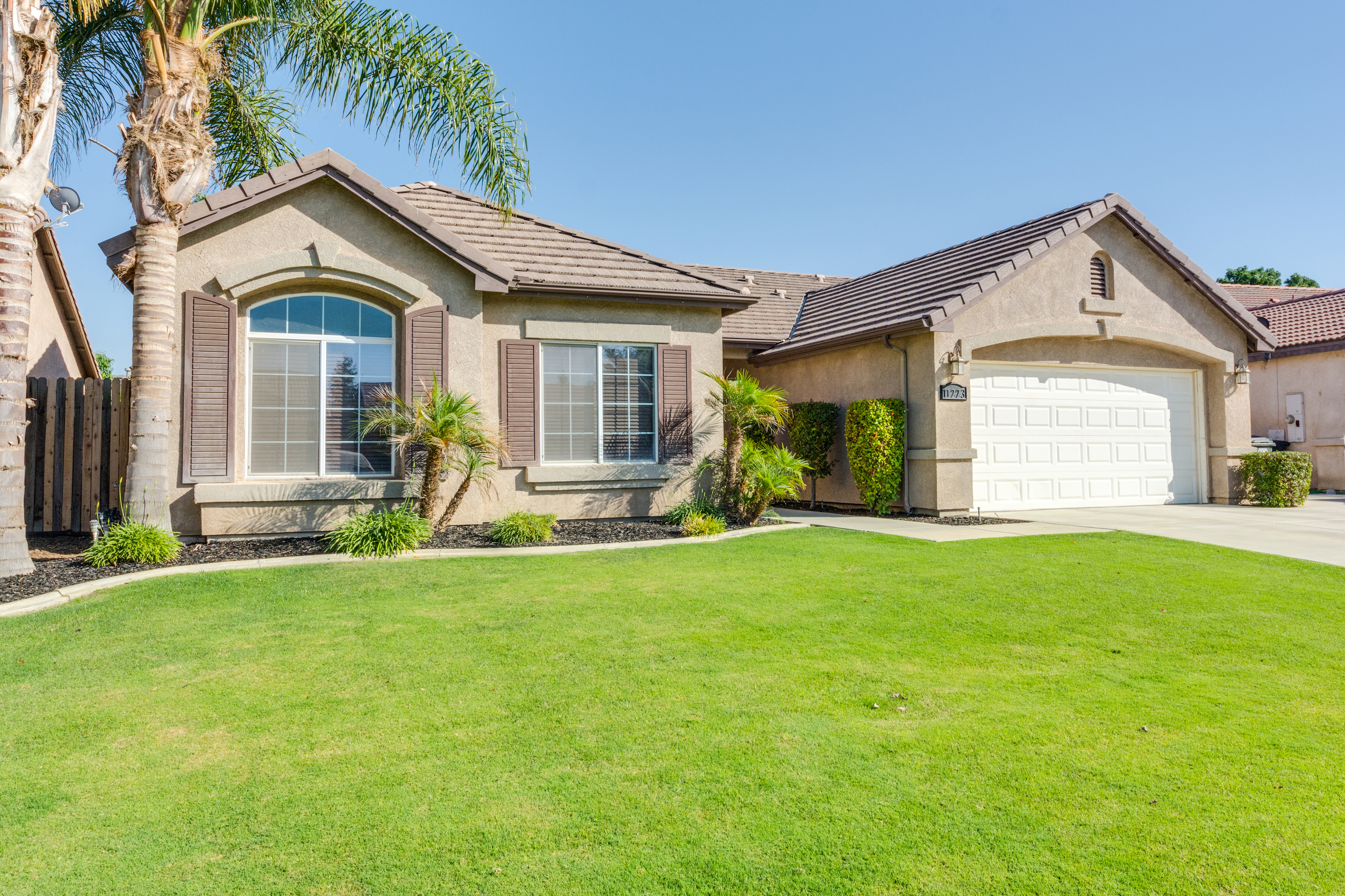 Hot New Listing in South West Bakersfield with a Pool! header image.