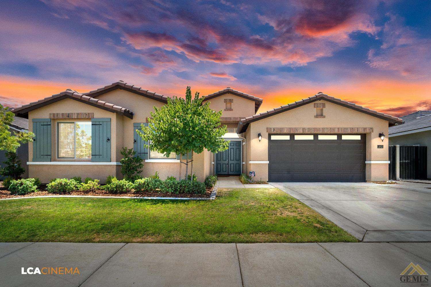 Beautiful Home For Sale in Belcourt at Seven Oaks Listed For Sale in Bakersfield, CA header image.