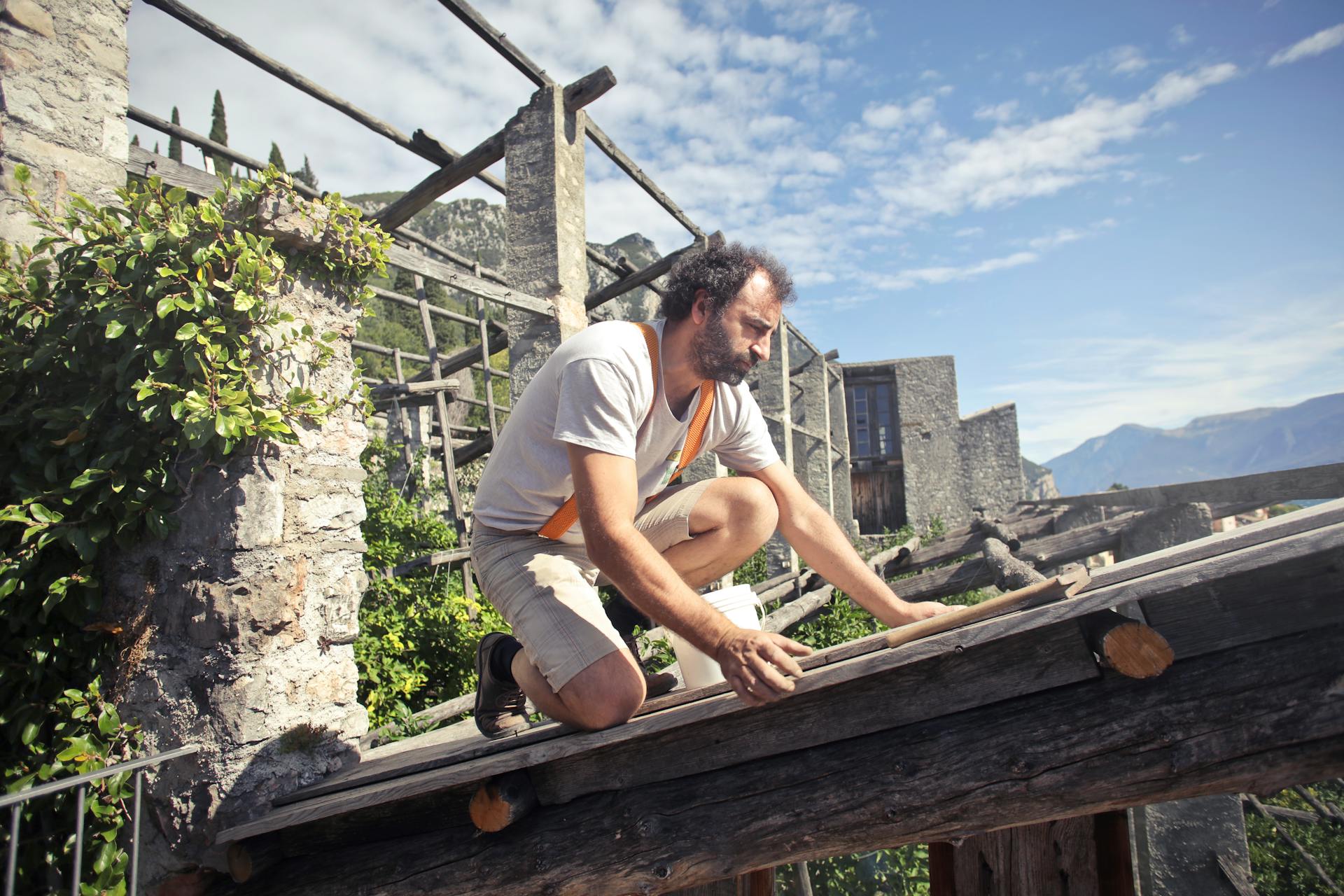 6 Typical Mistakes People Make When Installing Metal Roofs header image.