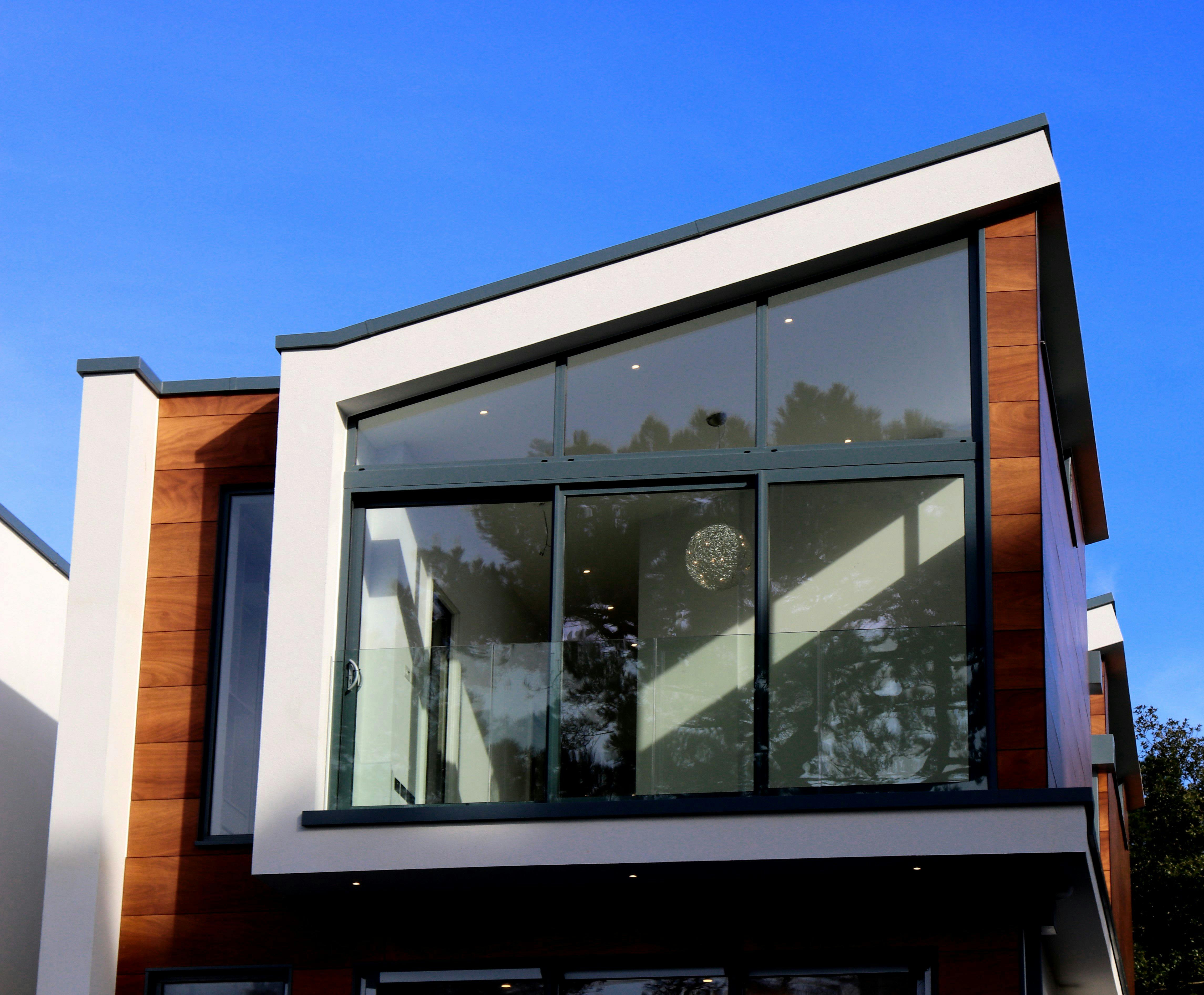 How Replacing Old Windows Can Raise Your Home's Resale Price header image.