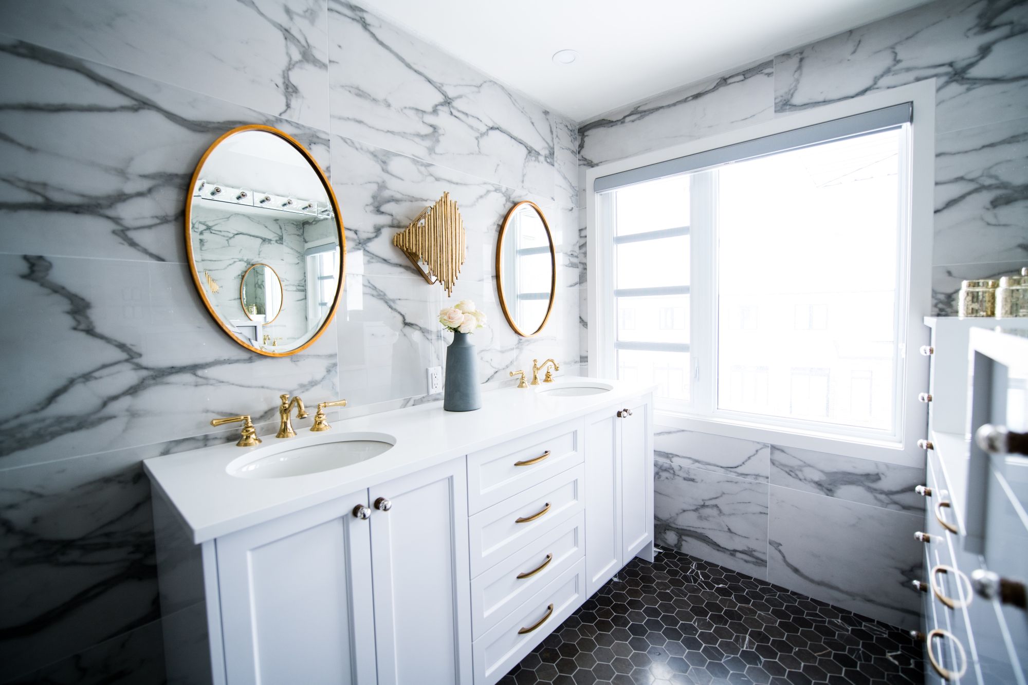 11 Must-Know Tips for a Smooth Home Remodel header image.