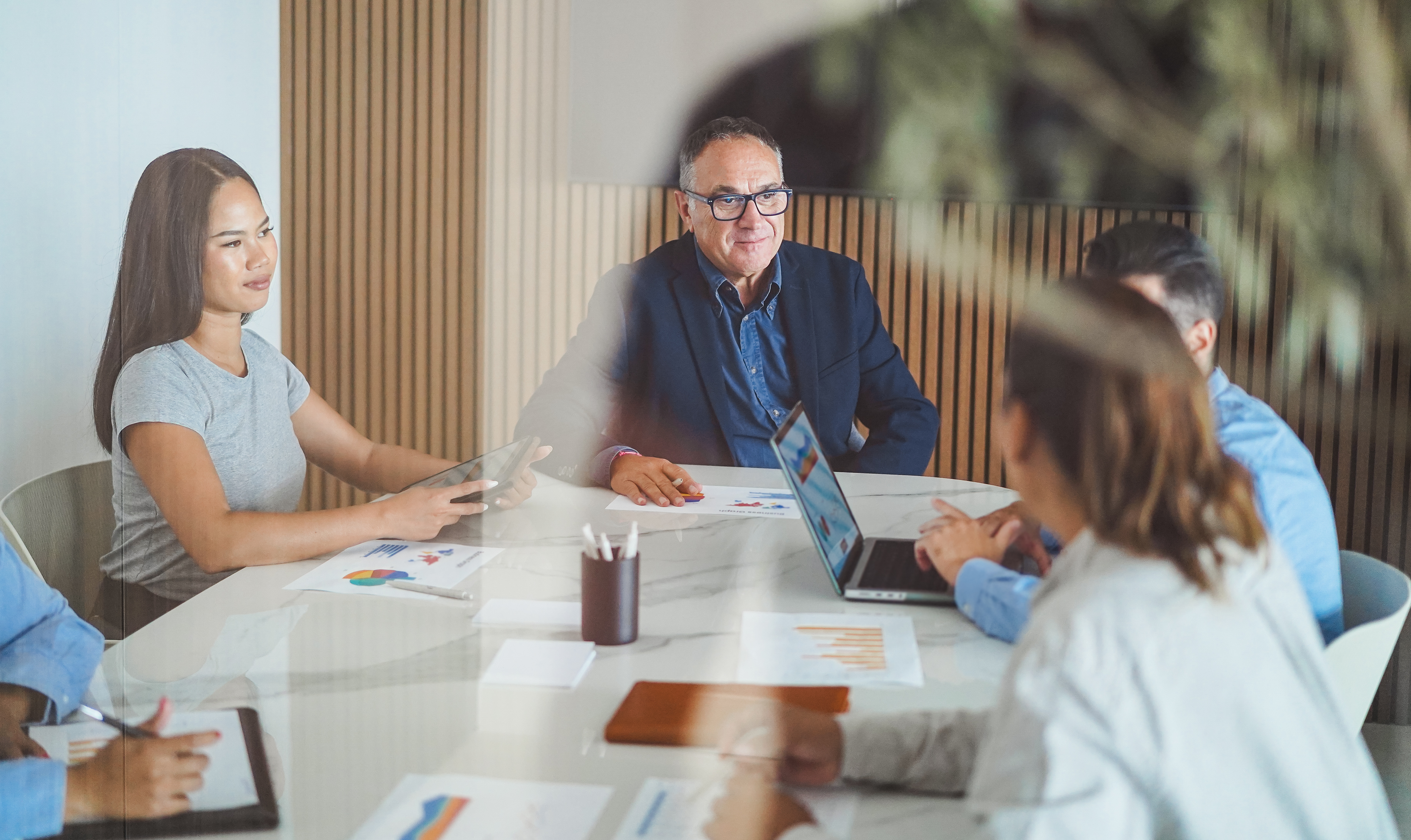 Thinking About Switching Teams or Brokerages? How to Know It’s Time (and What to Look For) header image.