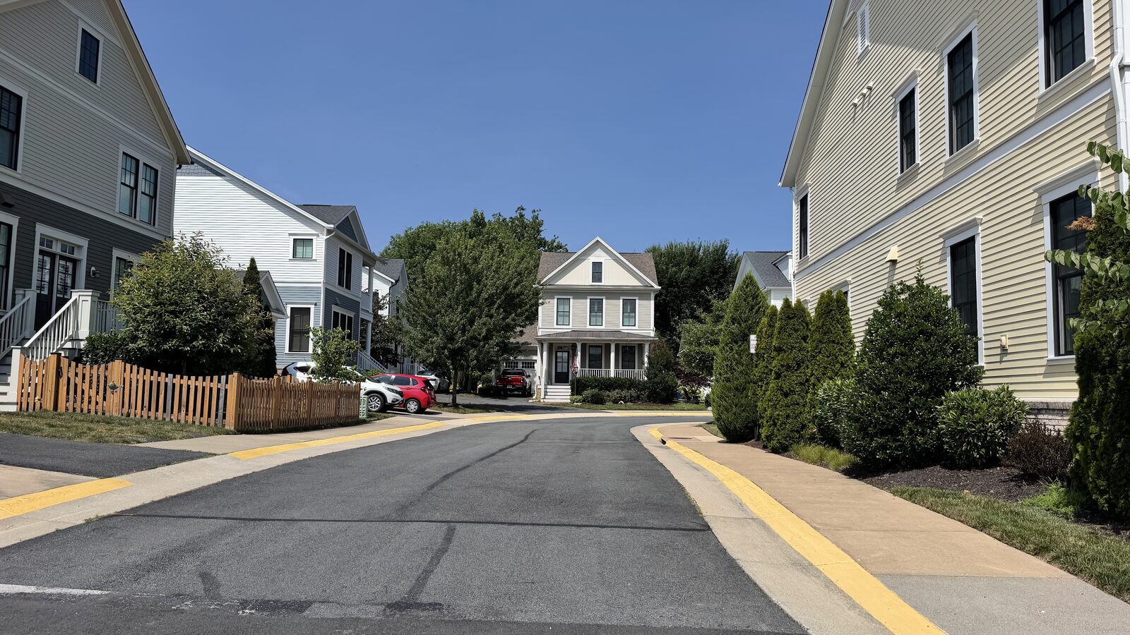 Residential street with homes in Herndon Virginia