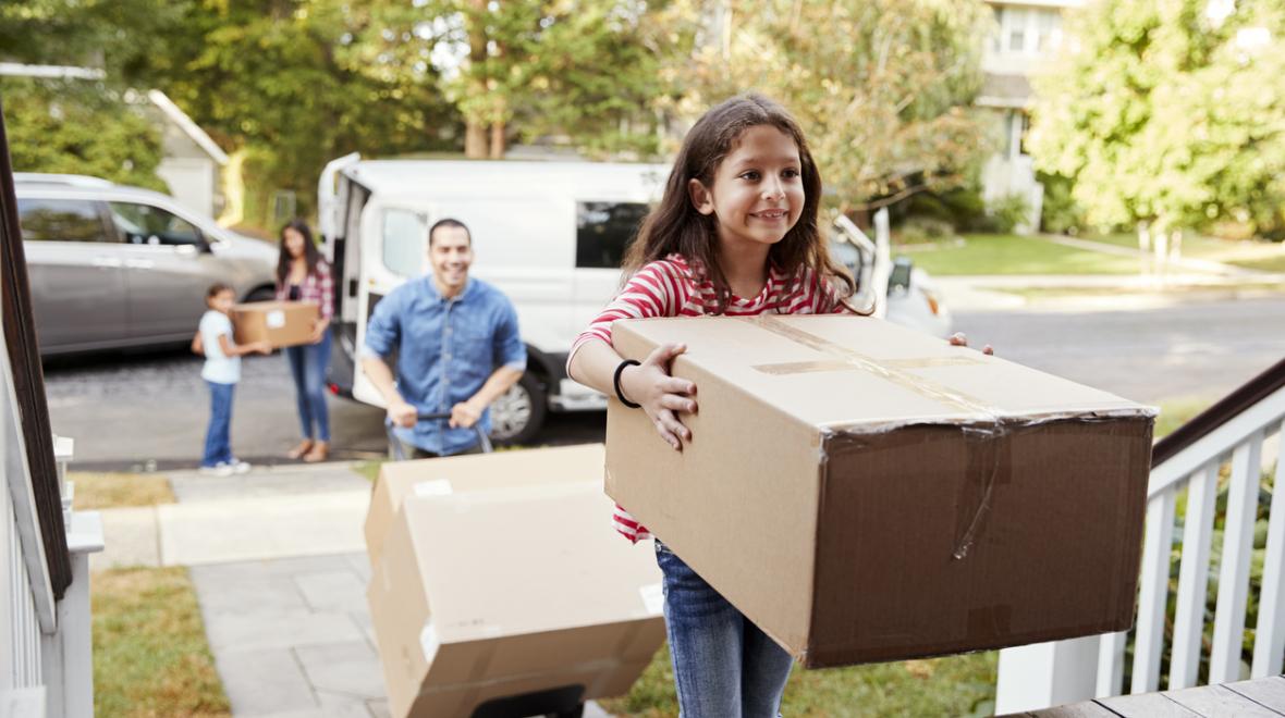 Helping Kids Through a Move: Making the Transition Easier header image.