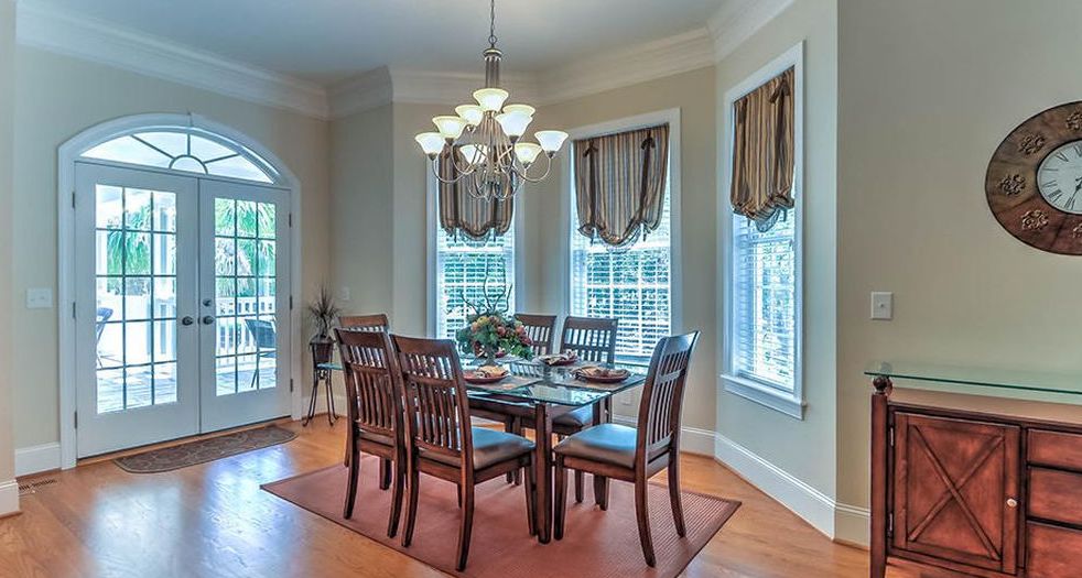 What to Look for in a Home's Window Design header image.