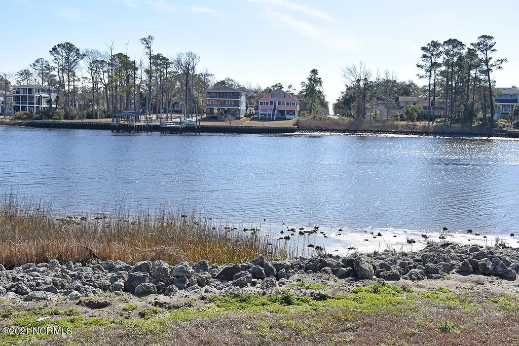 Buying Waterfront and Coastal Real Estate header image.