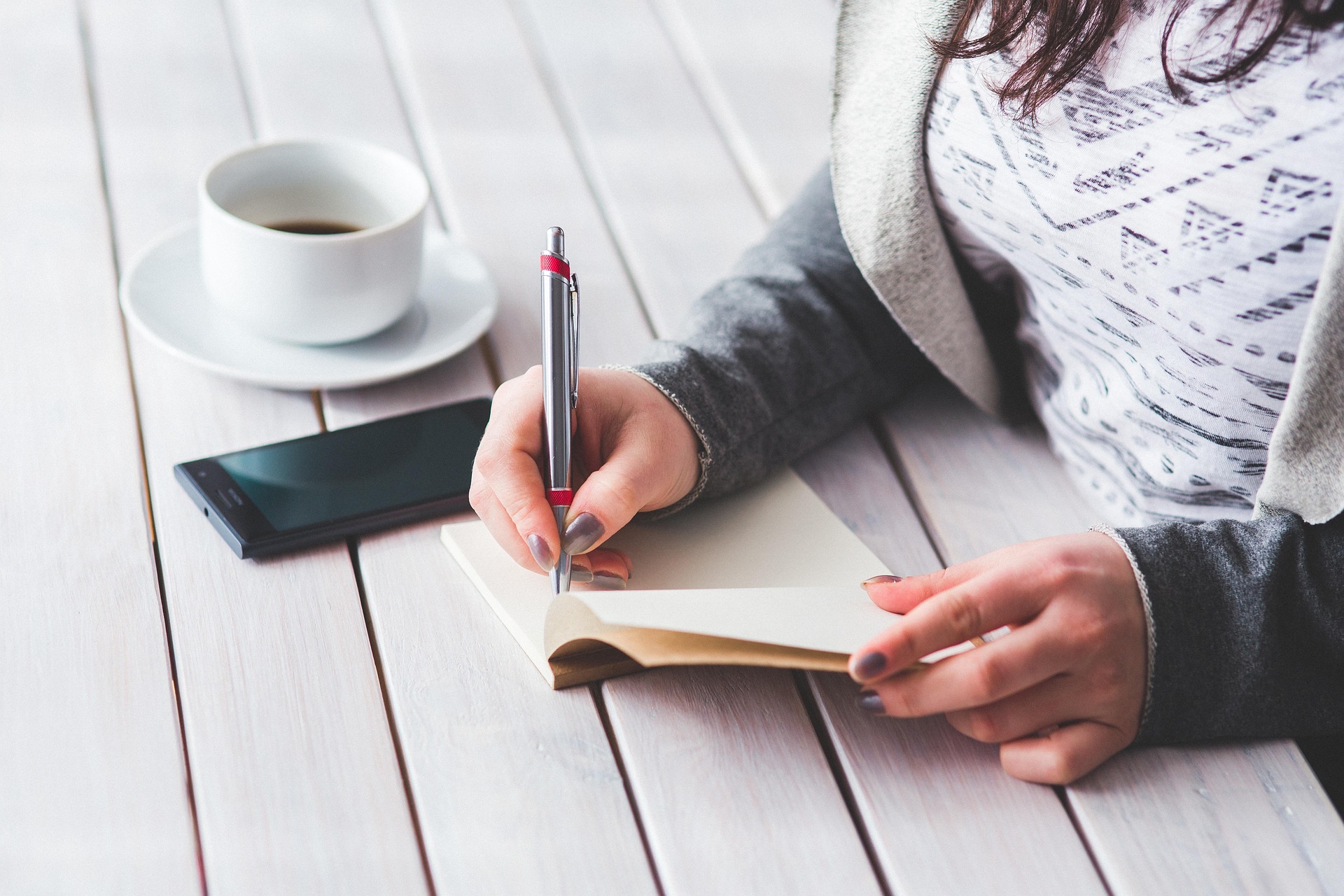 How Pricing Your Home Right Impacts Your Final Sale Price header image.