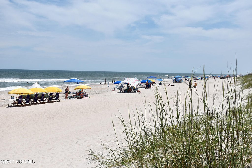 Carolina Beach | What We Love About Living in Carolina Beach header image.