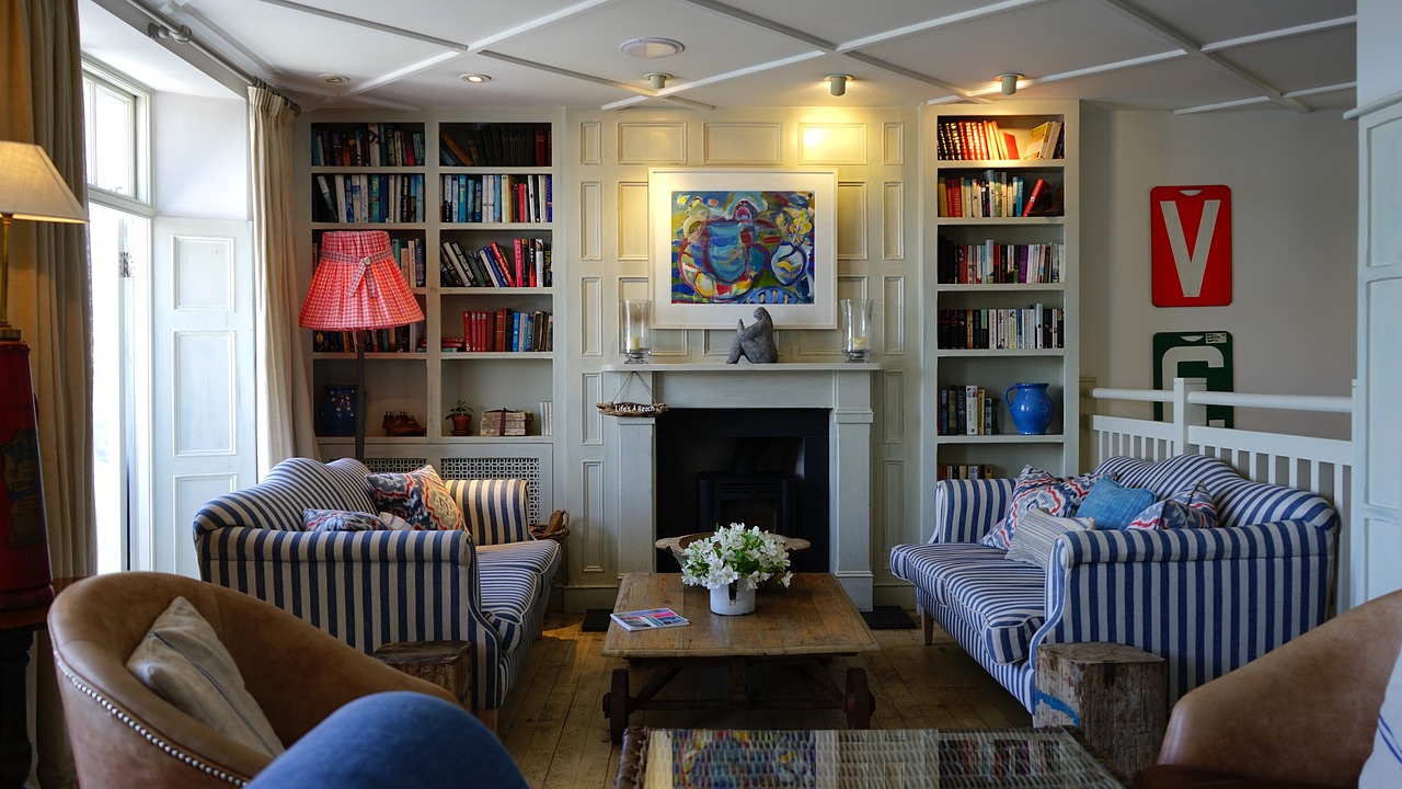 How to Tell If Your Furniture Will Fit In a House header image.