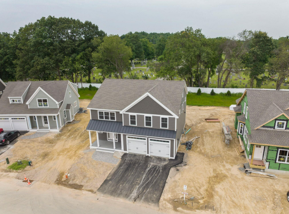 Peverly Hill Rd | Parson Woods Condominiums header image.