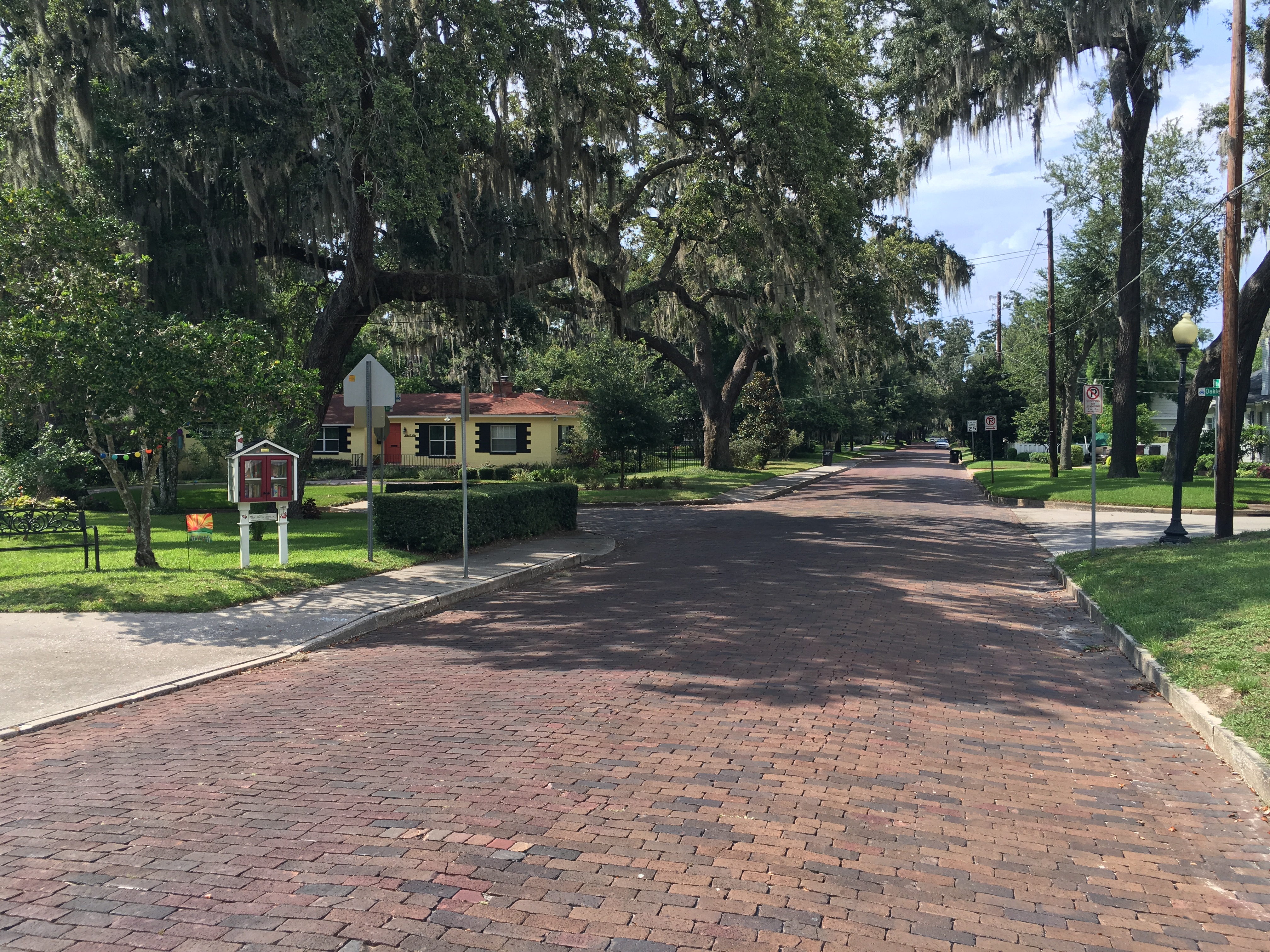 Brick Lined Street in Lancaster Park Delaney Park Orlando