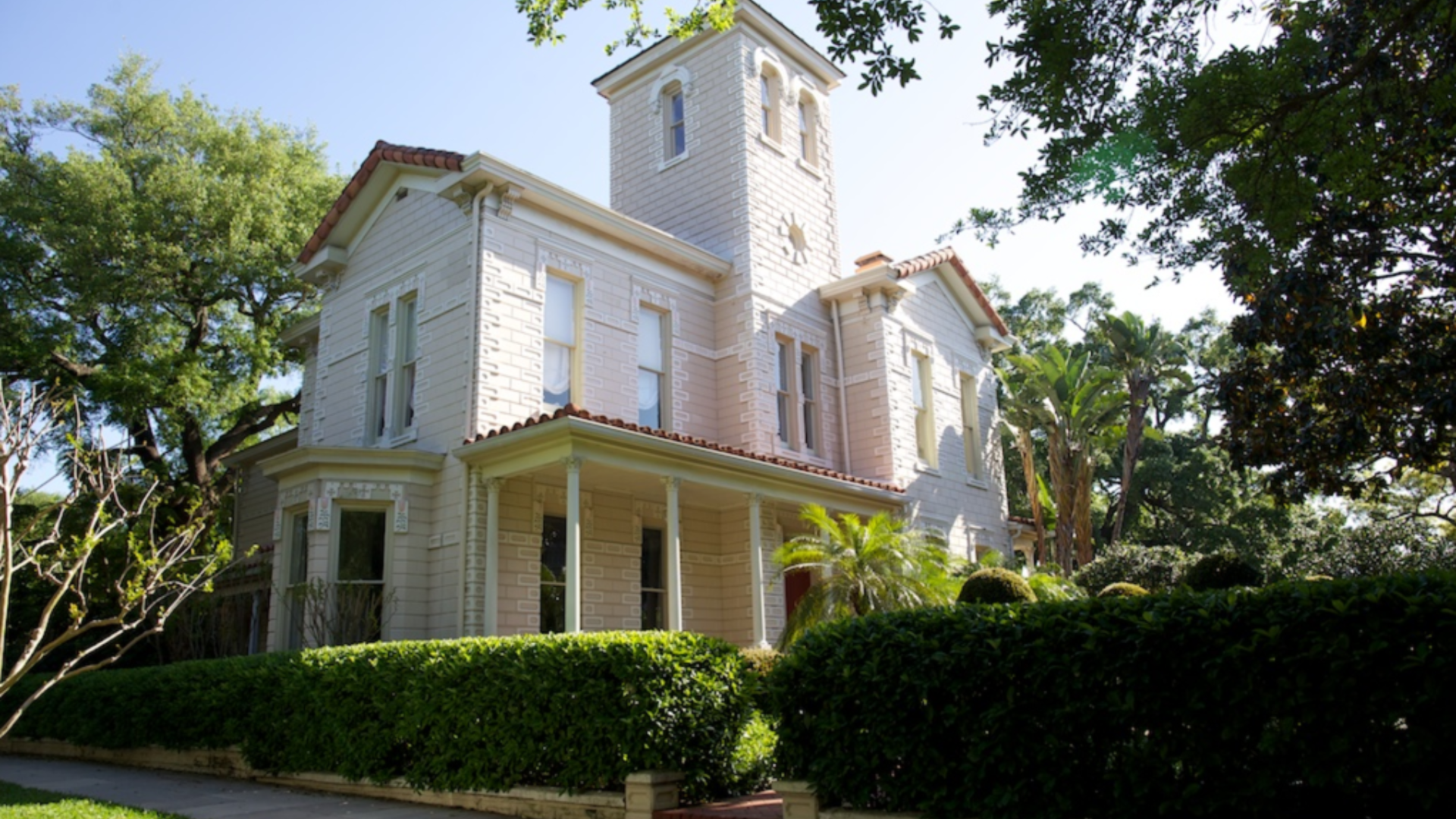 How to Discover the Hidden History of Your Home in Hillsborough County header image.