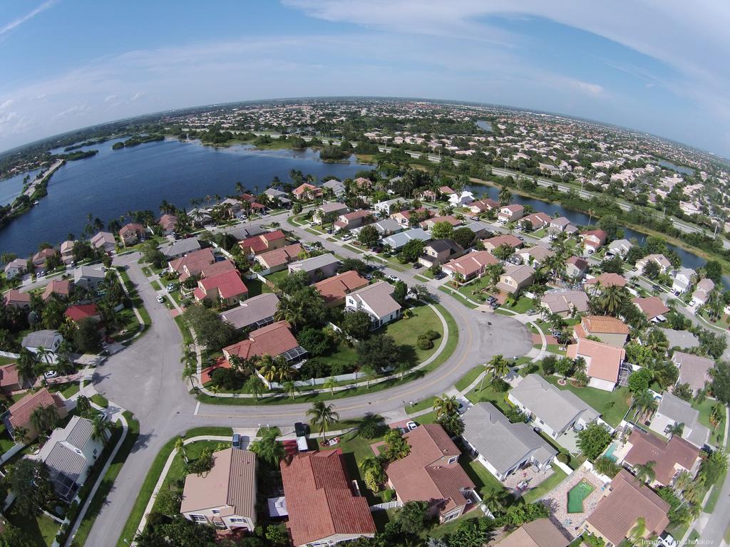 Florida insurer to slash homeowners rates by historic margin header image.