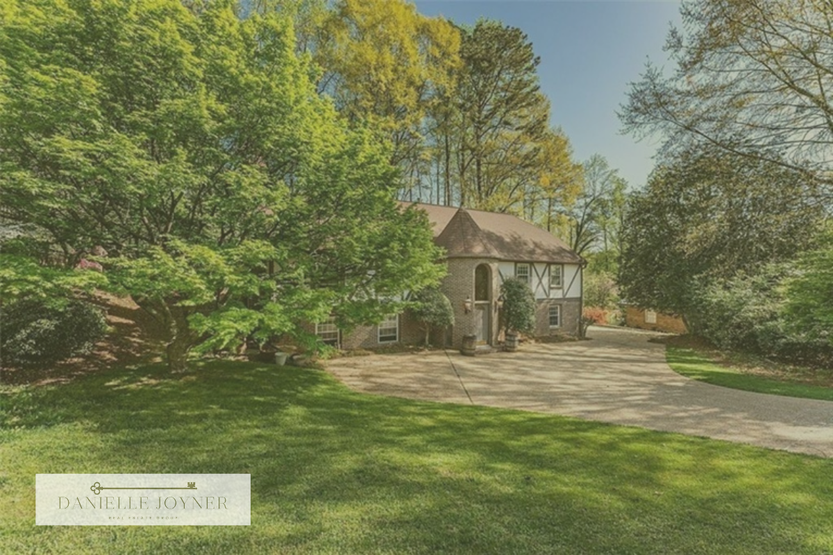 How to Buy a House in Atlanta: The Luxury Buyer's Checklist header image.