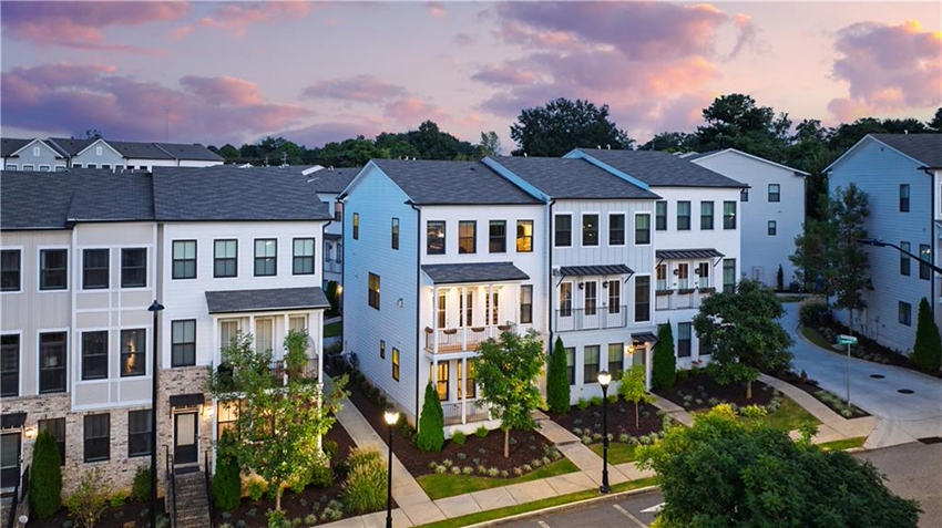 The Atlanta Realtor's Guide to Navigating Luxury Estate Transactions header image.