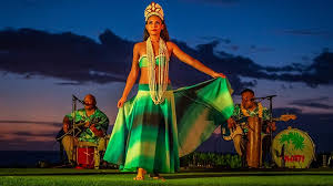 Mauis Top 8 Luau's in the 808 header image.