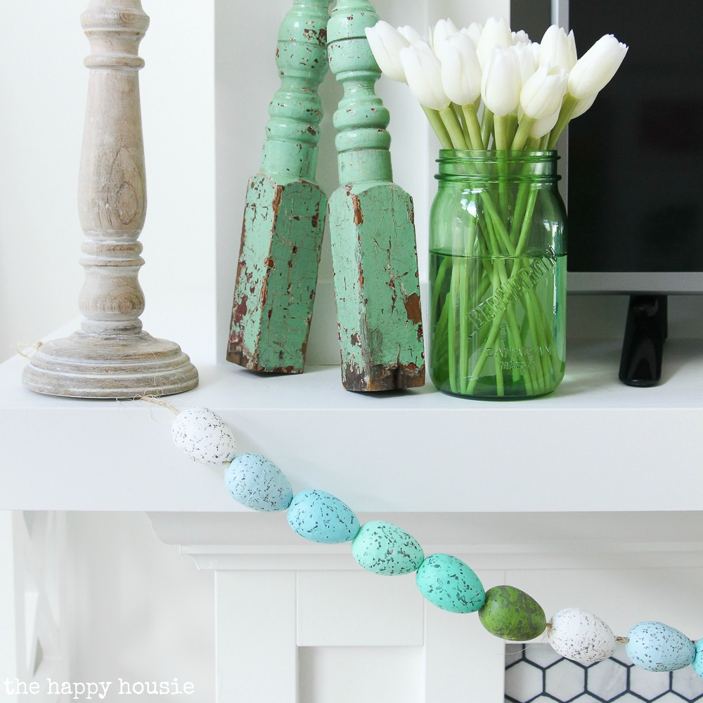 DIY Easter Egg Garland Made with Real Eggs header image.