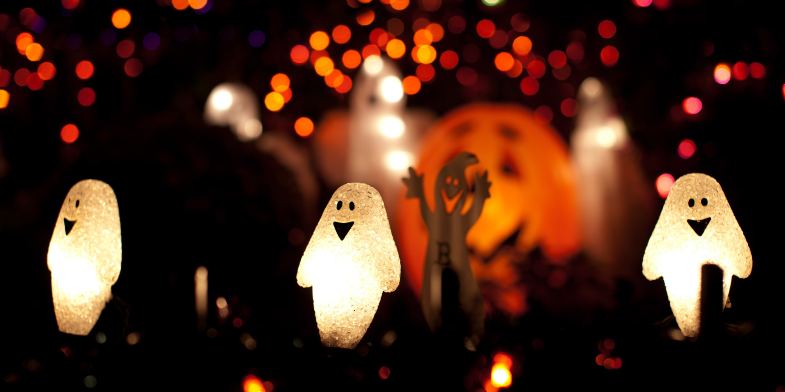 Halloween Home Decor Ideas: Spooky and Stylish Ways to Celebrate the Season header image.