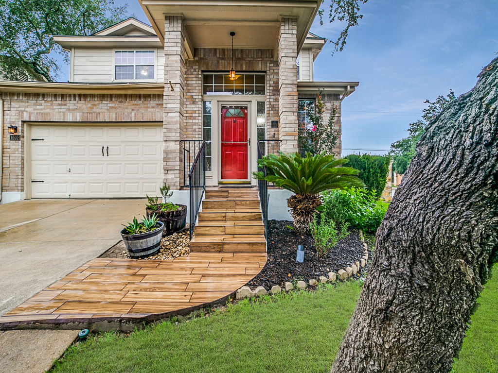 Featured Listing - 8503 Eagle Peak header image.