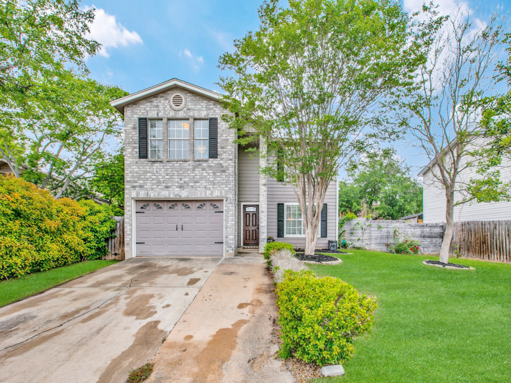 Featured Listing - 231 Cypressgarden Dr header image.