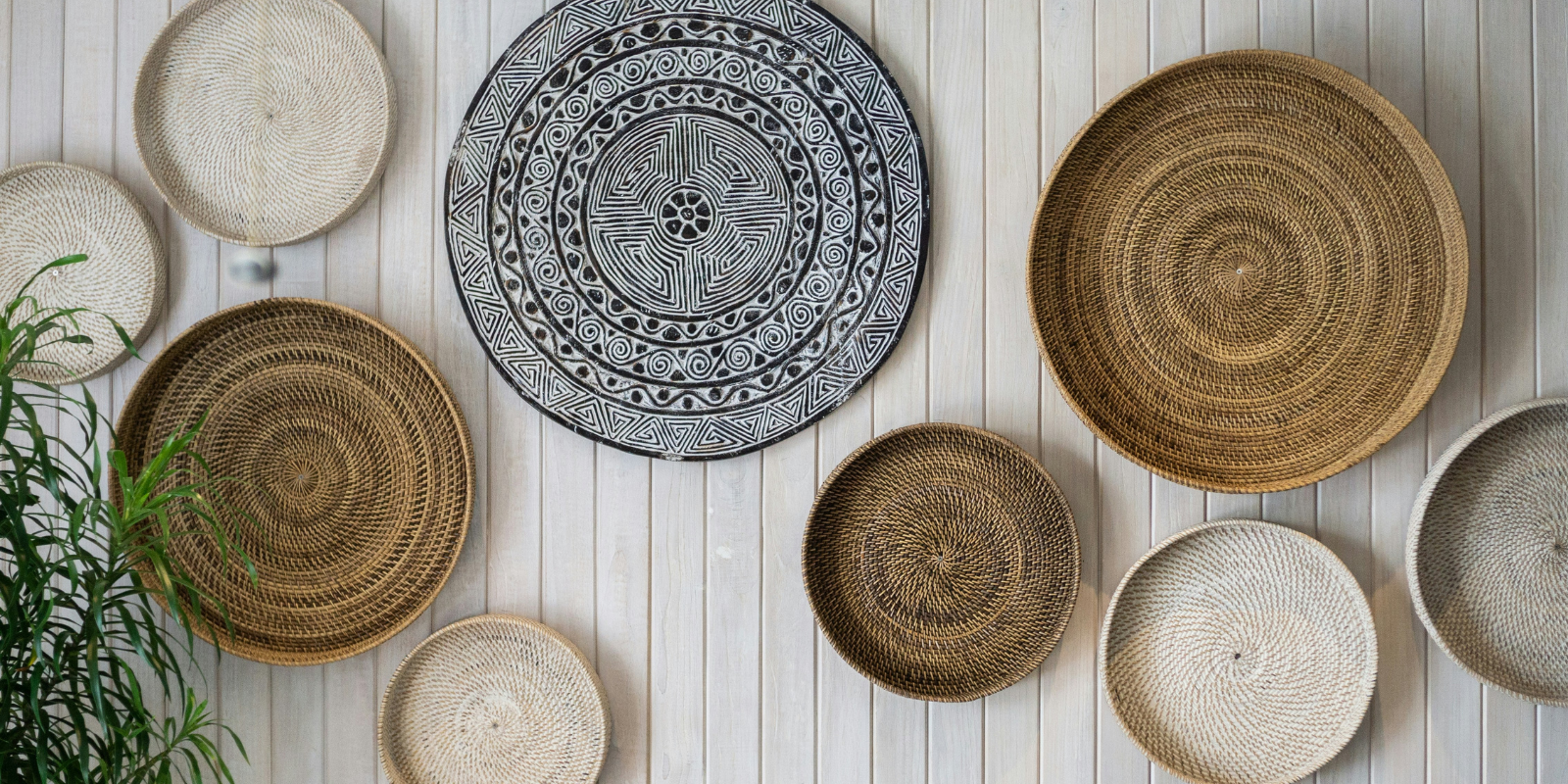 Easy Home Décor Updates for Military Housing header image.