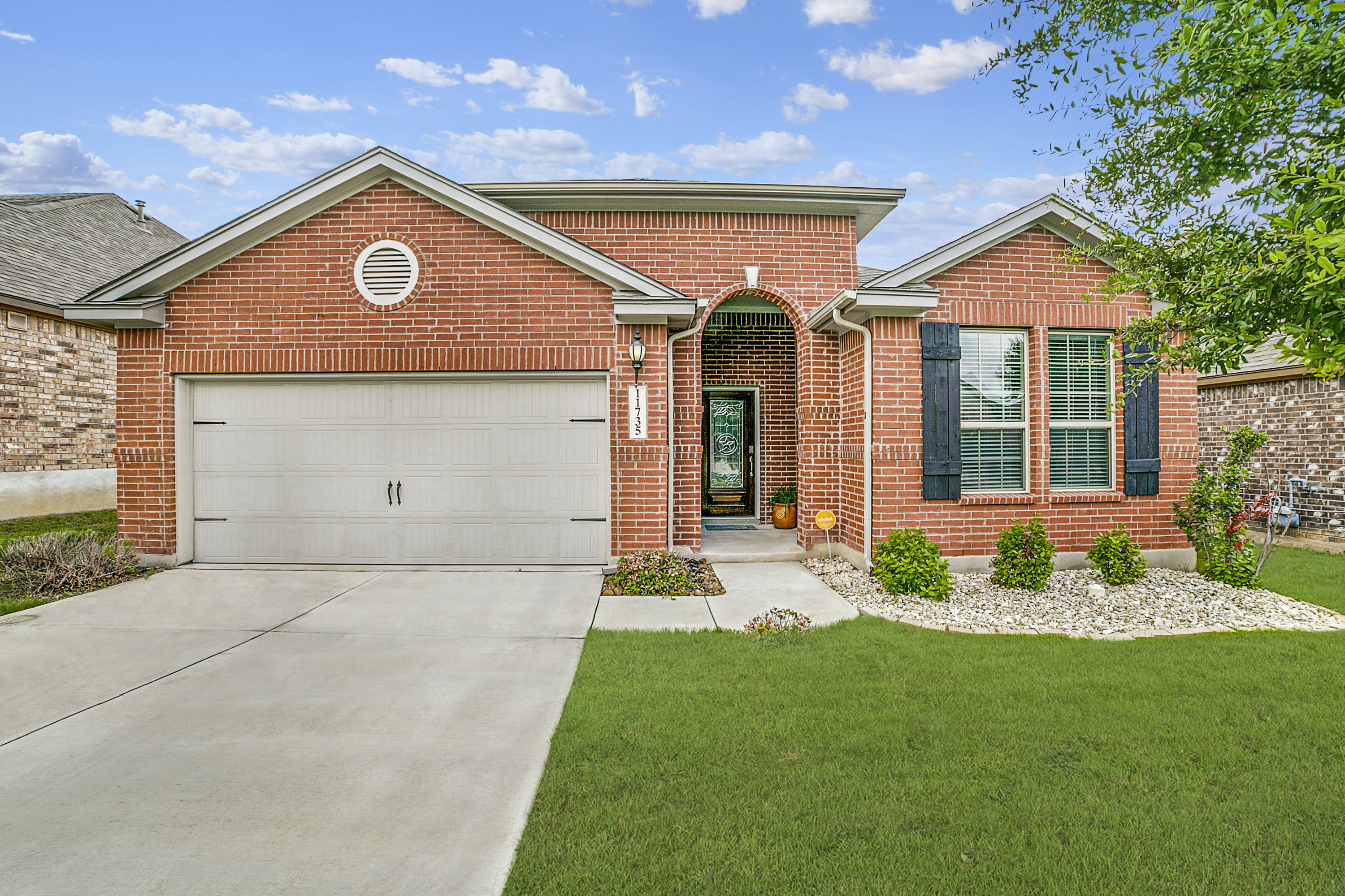 Featured Listing - 11735 Violet Cove header image.