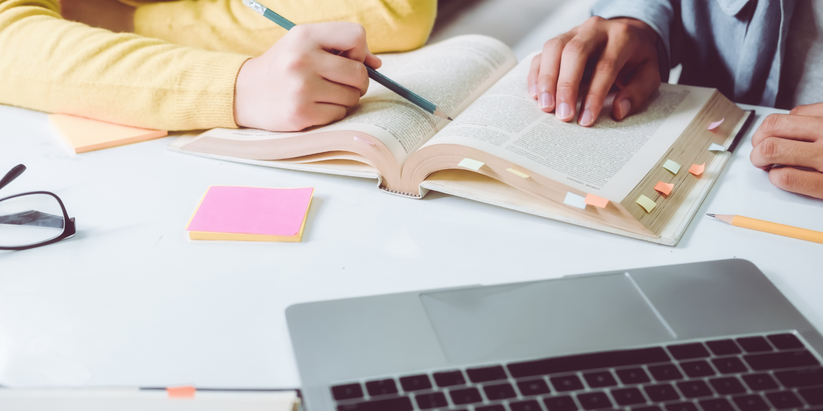 Home Schooling vs. Base Schools: Which Is Right for Your Military Family? header image.