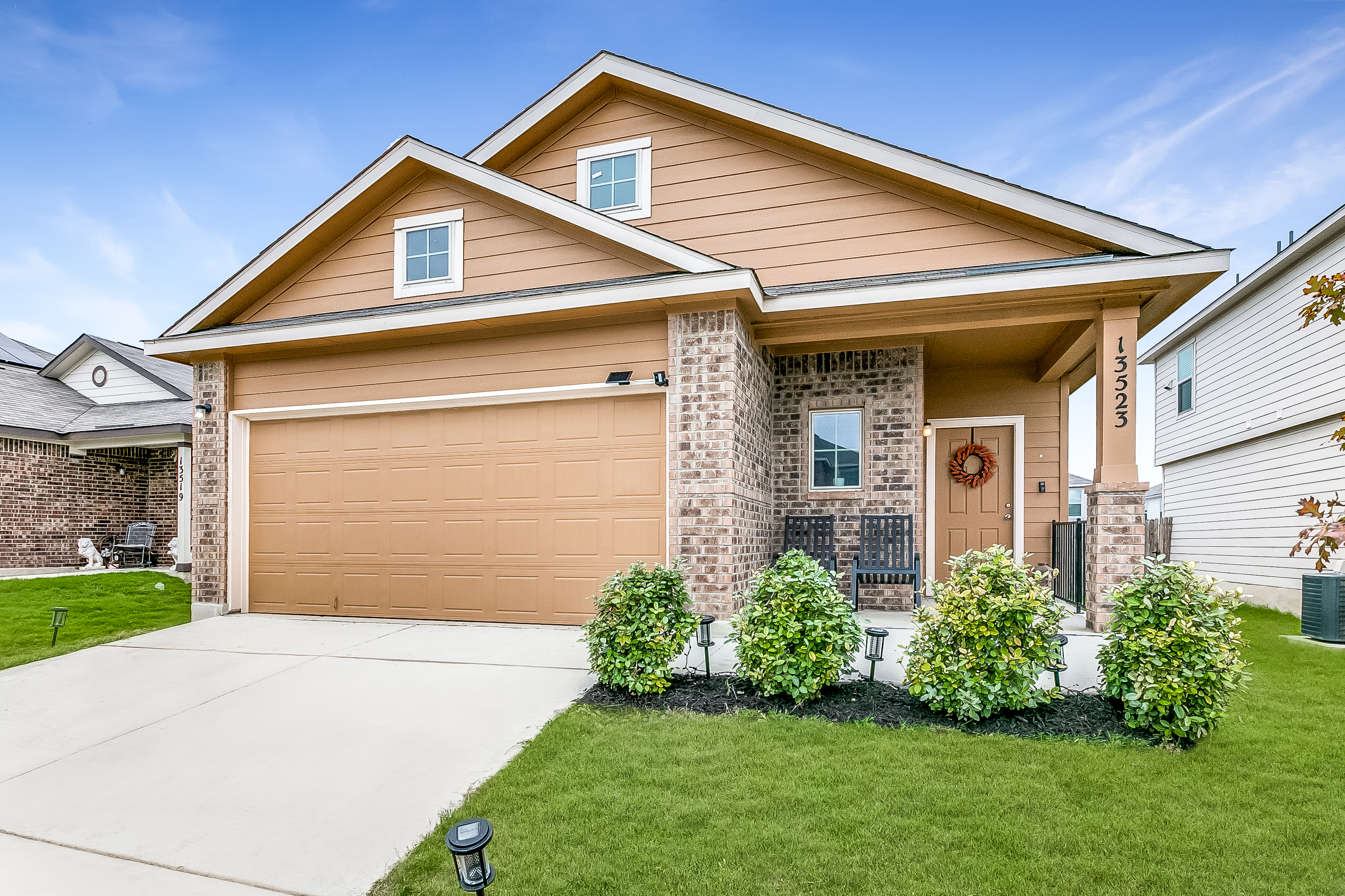 Abbott Place Stunner - Affordable Luxury Home in St. Hedwig! header image.
