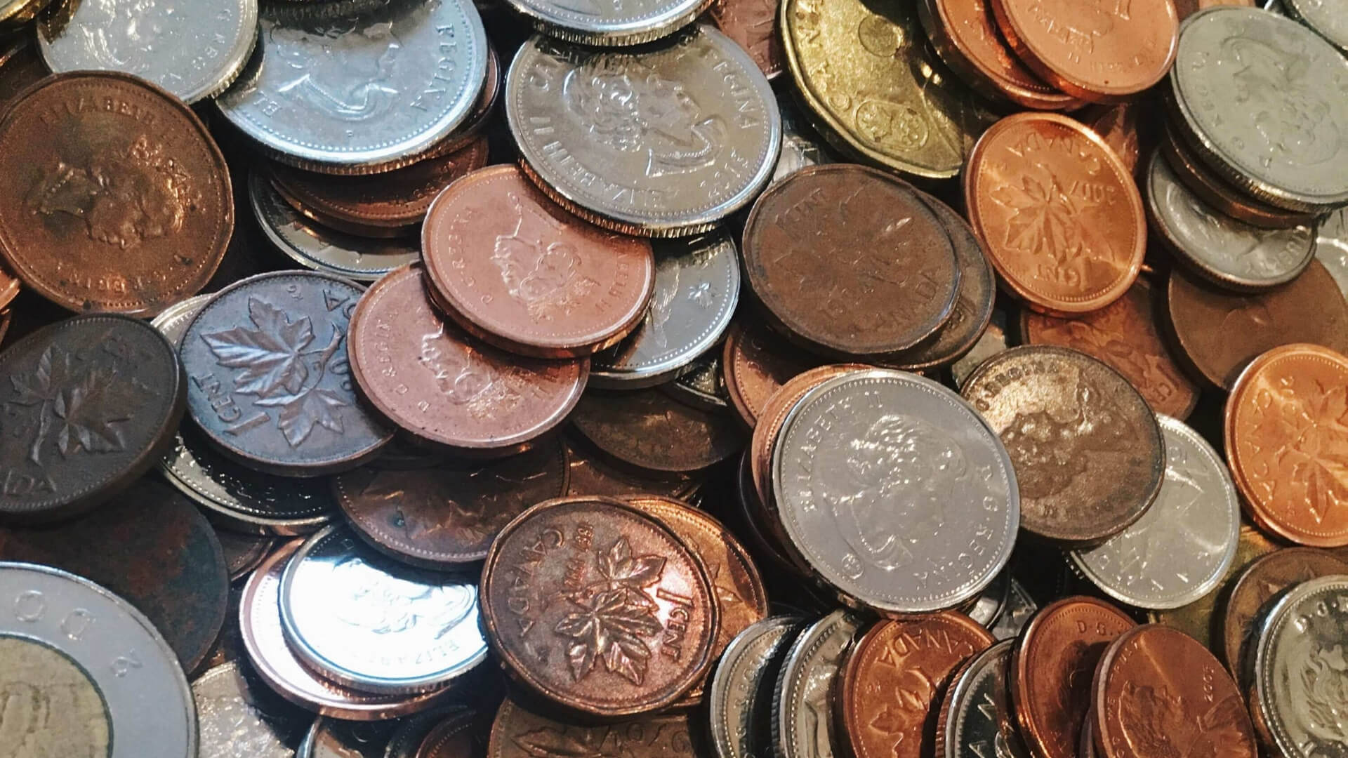 Three Easy ways to Cut Household Expenses header image.