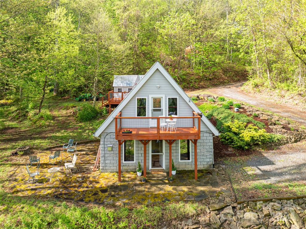 **UNDER CONTRACT** 98 Sparkling Springs in Fairview, NC header image.