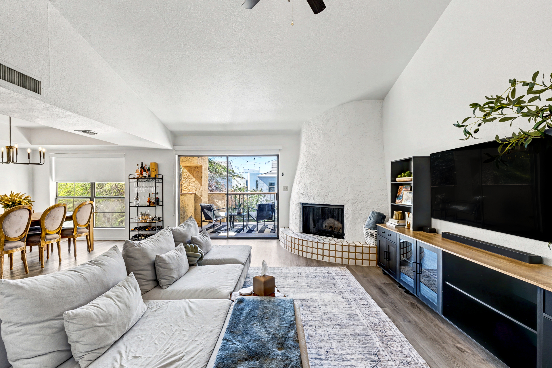 JUST LISTED: 8202 N 21st Dr Unit B206 Phoenix, AZ 85021 header image.