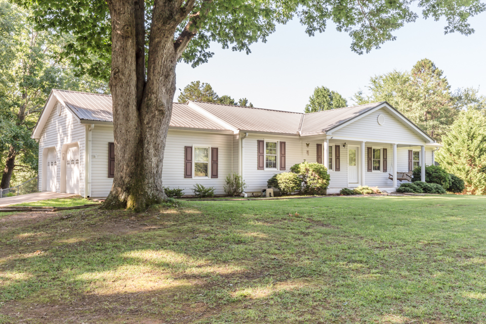 OPEN HOUSE: New Listing in Jackson County! header image.