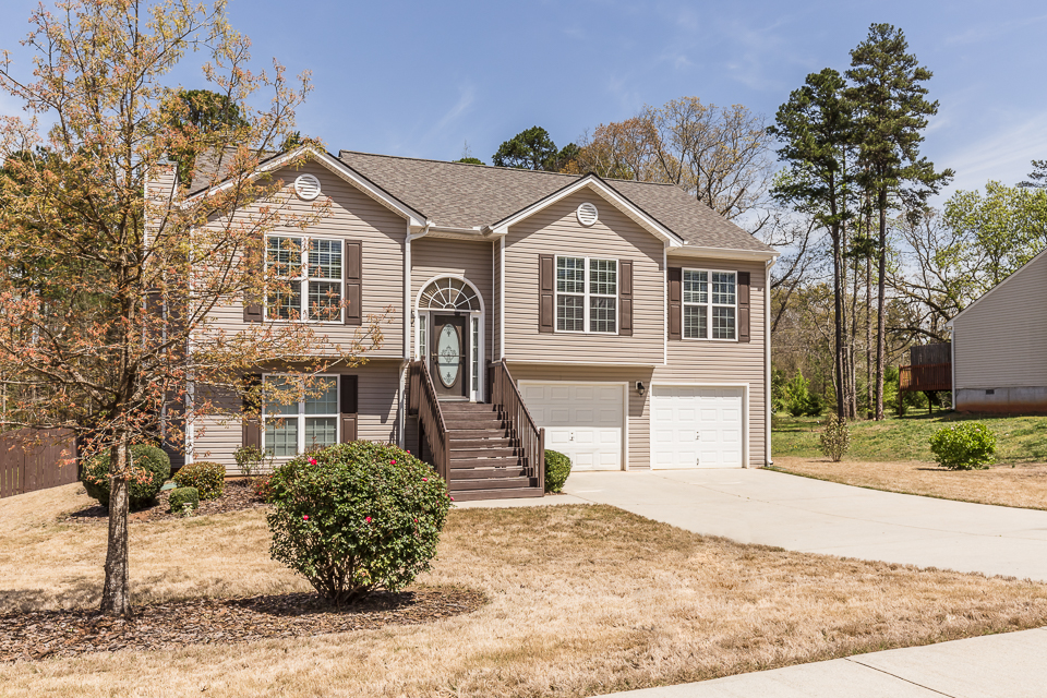 Open House: New Listing in Statham! header image.