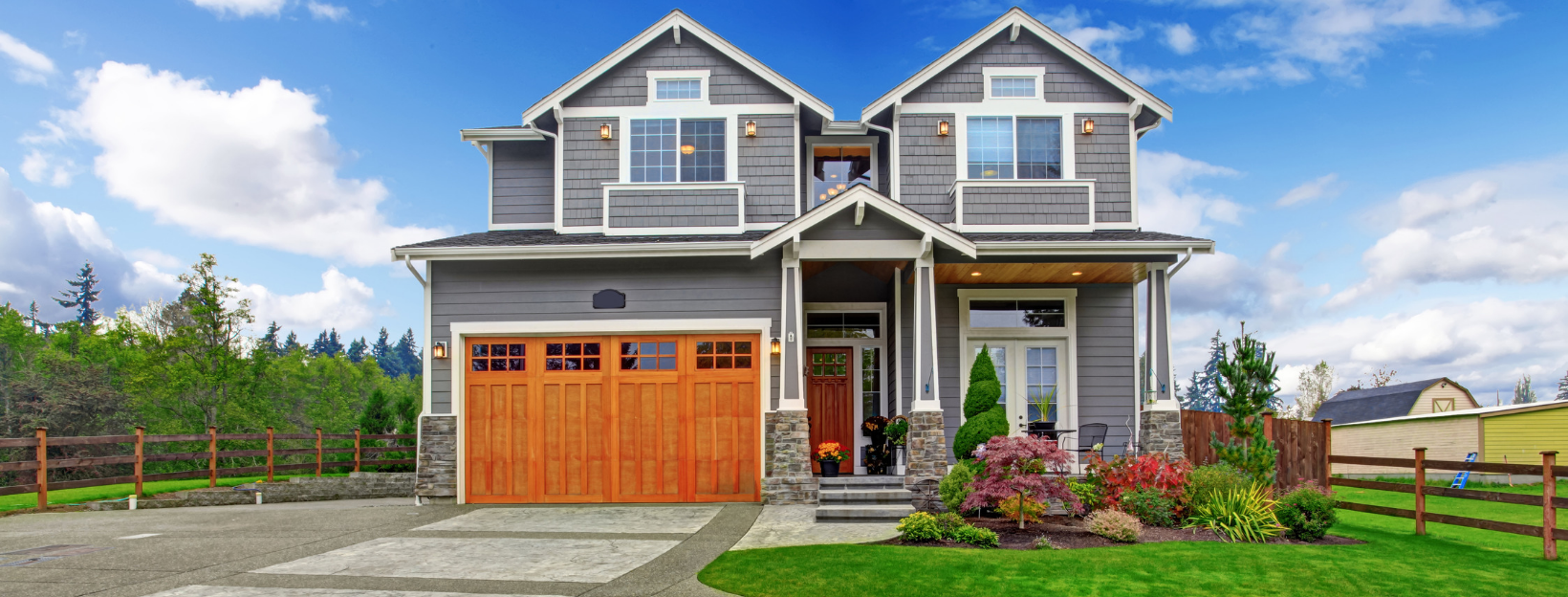 Maximize Curb Appeal when Selling Your Home header image.
