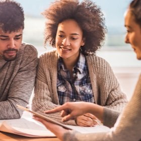 The Risks of Selling Your House on Your Own header image.