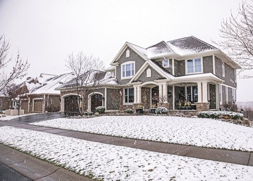 The Perks of Selling Your Home in the Winter header image.