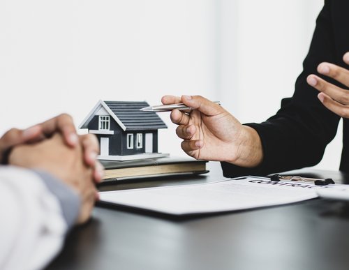 Debunking Common Real Estate Myths: Separating Fact from Fiction header image.