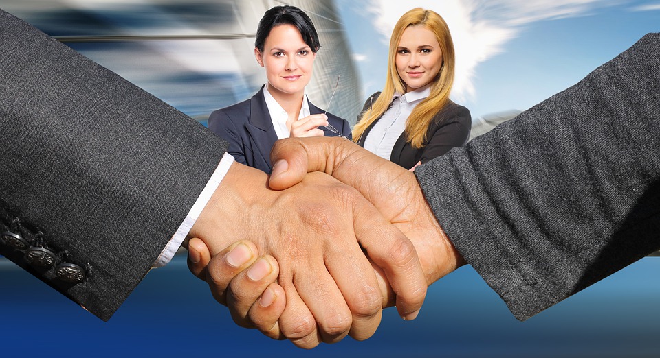 Don’t Go it Alone! Top 3 Reasons You Need a Real Estate Agent header image.