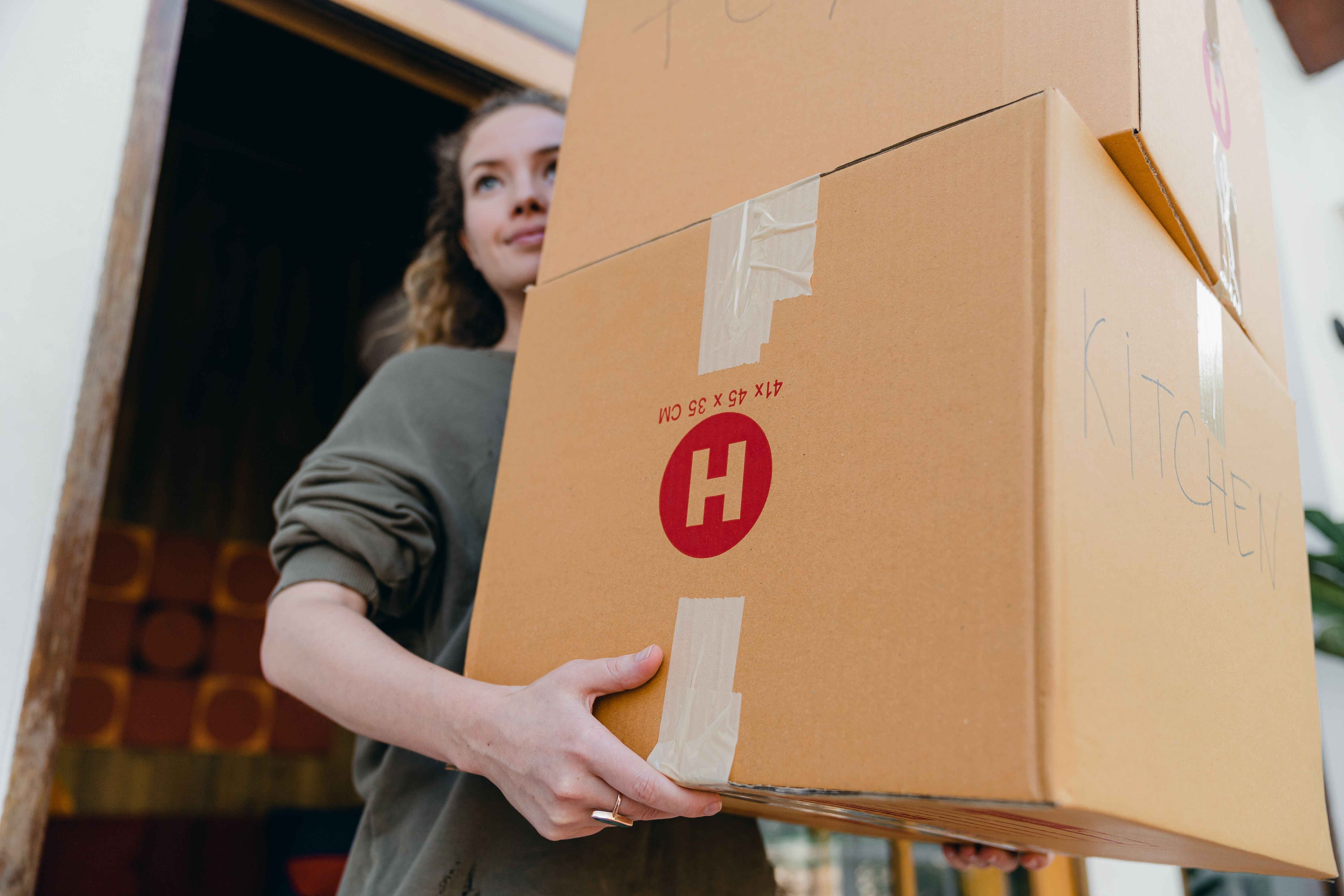 How to Ask a Tenant to Move Out Before Selling a House in California header image.