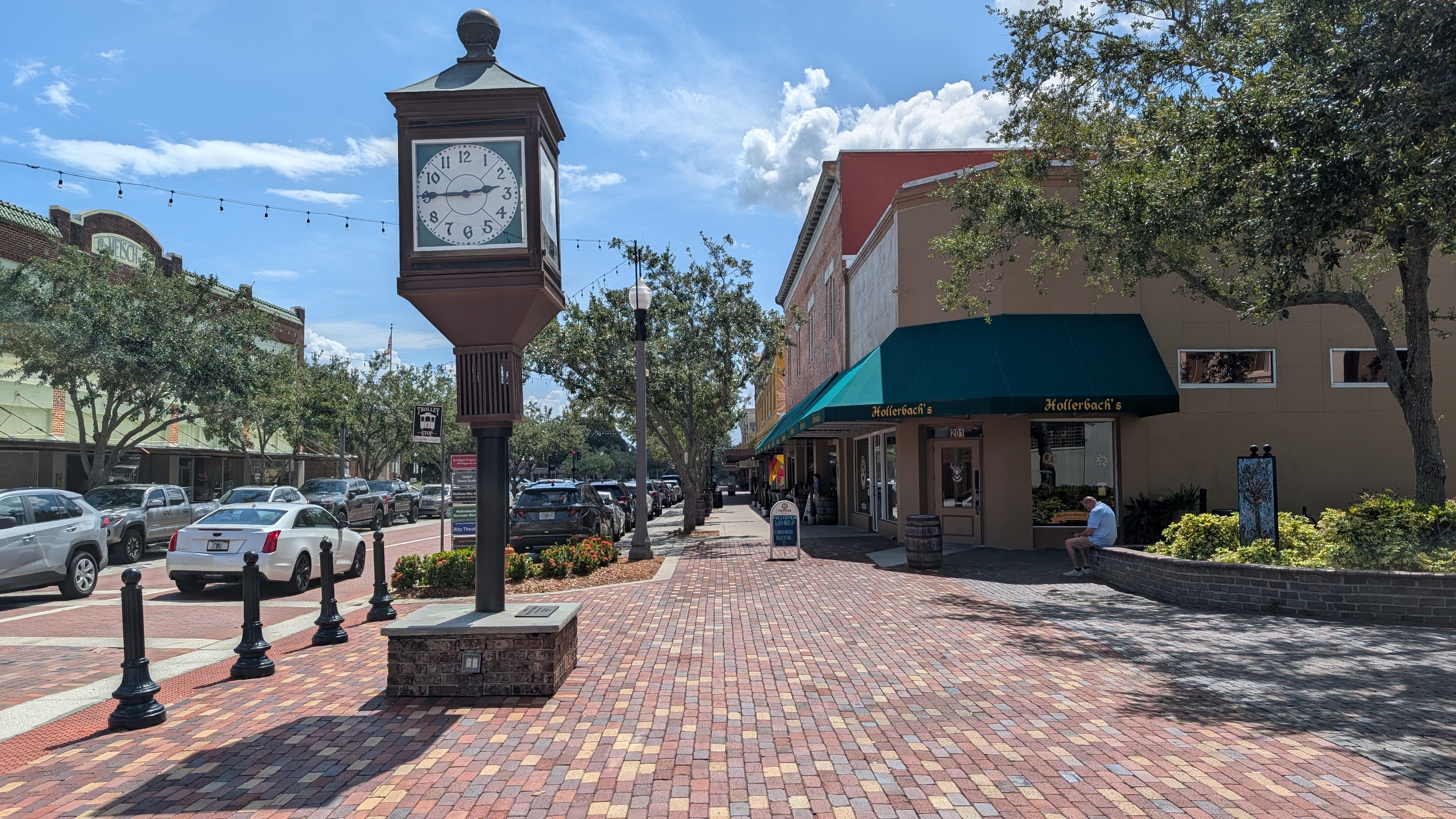 Downtown Sanford clock at magnolia square and first street