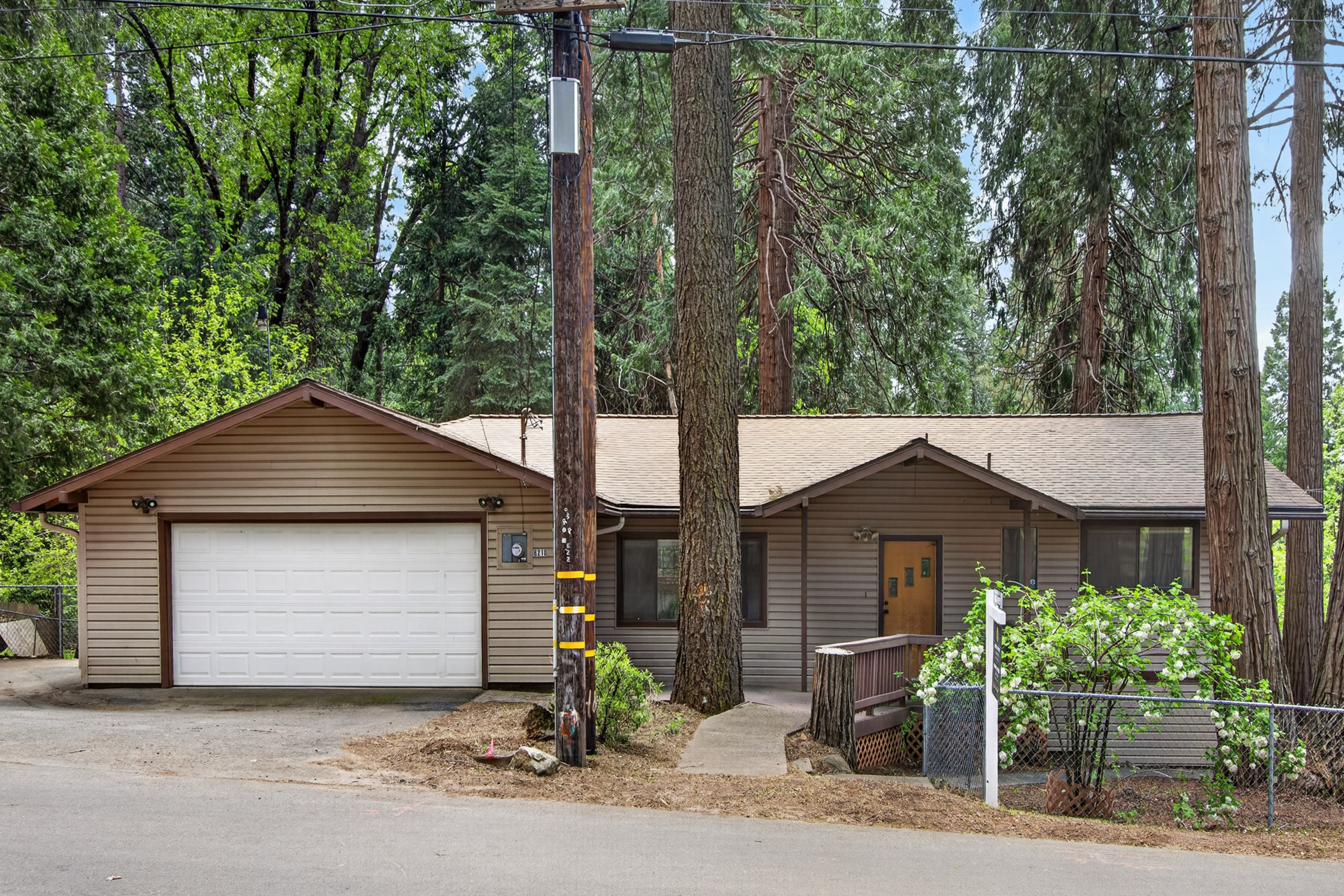 6210 Pine St, Pollock Pines, CA  95726 header image.
