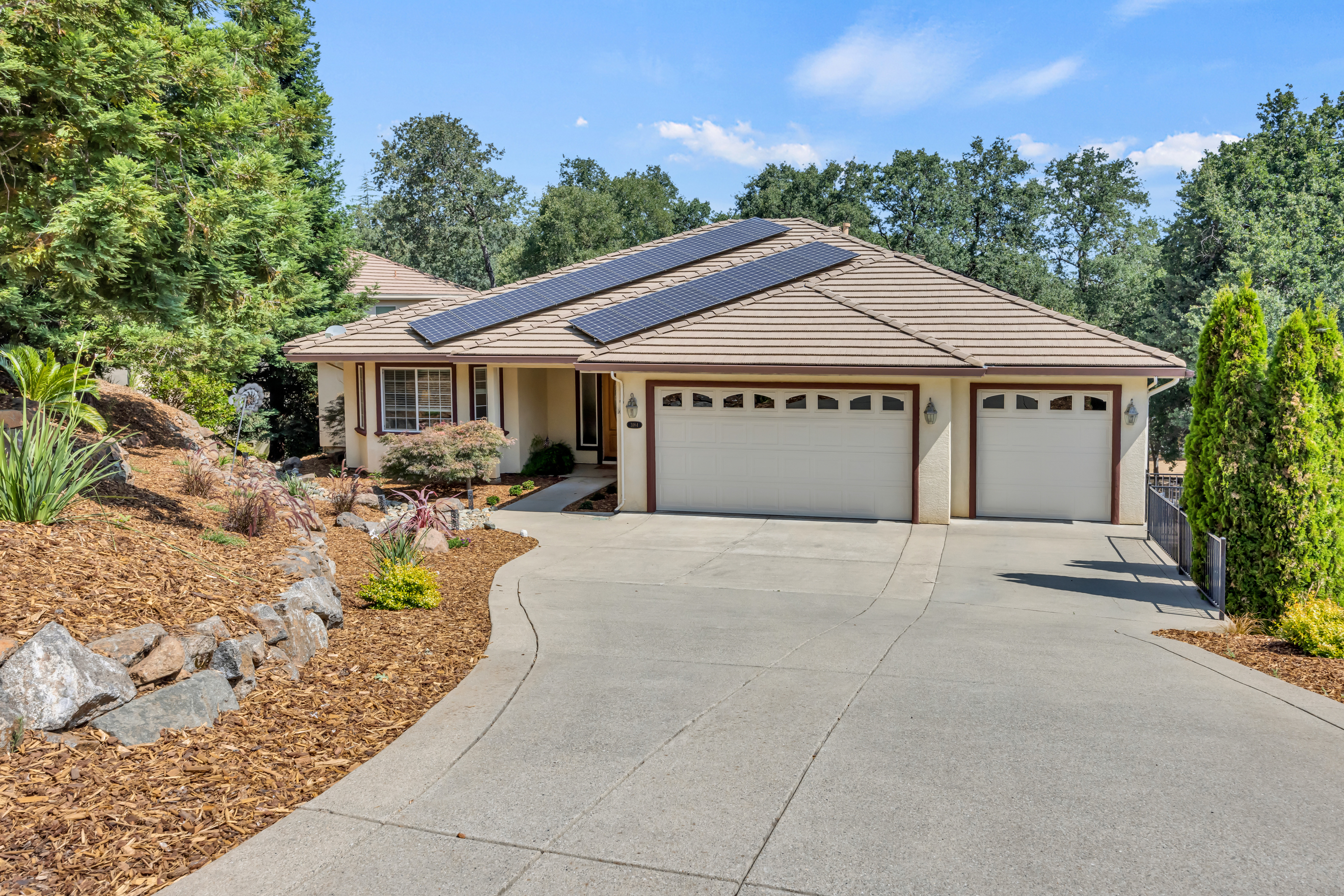 3184 Chasen Dr, Cameron Park, CA  95682 header image.