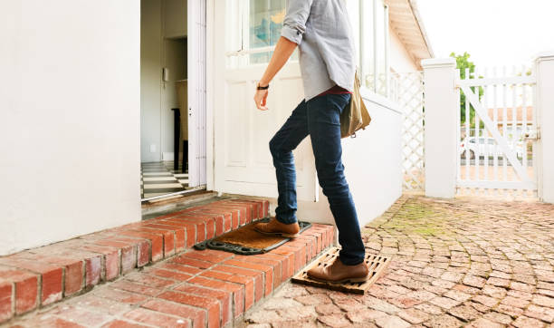 Should I do a final walk-through when the sale of a home is almost done? header image.