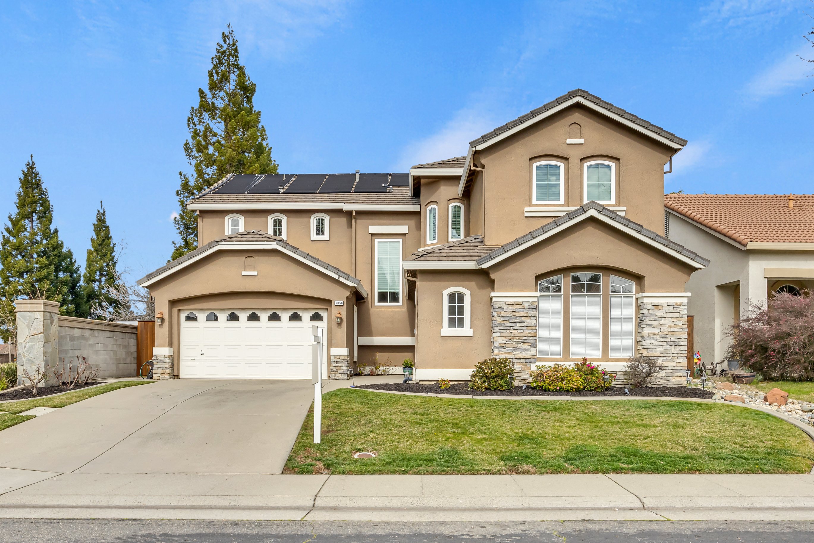 9056 Running Wolf Way, Roseville, CA  95747 header image.