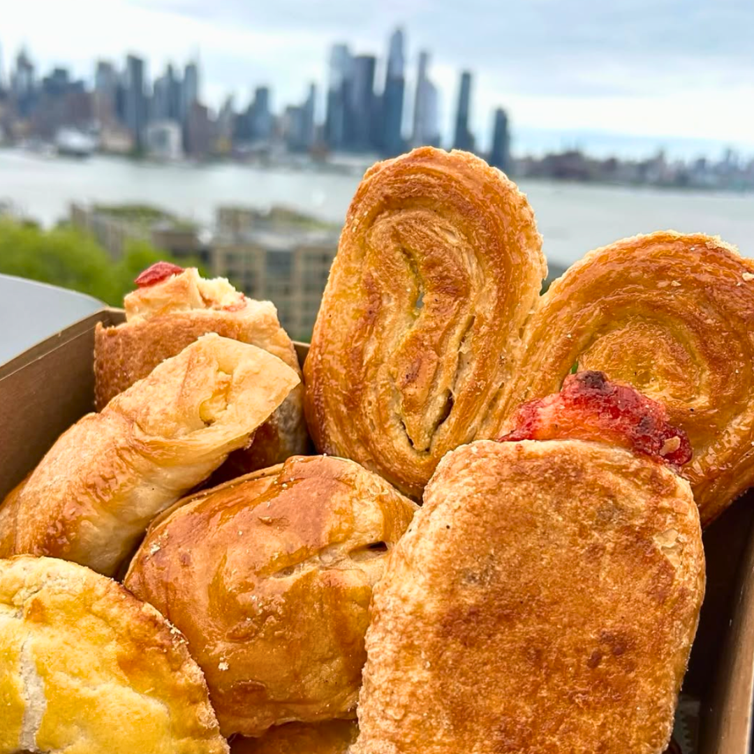 La Gran Via Brings Cuban Classics header image.