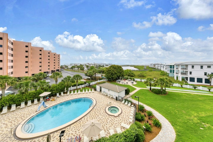 Just Listed Islander 413 header image.