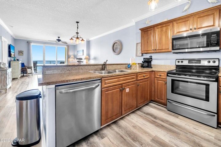 Just Sold Emerald Isle 402 header image.