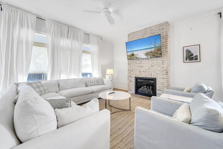 Just Listed 334 Seabreeze Blvd header image.