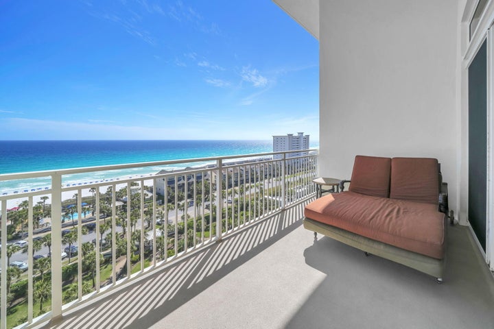 Just Listed Sterling Shores PH 10 header image.