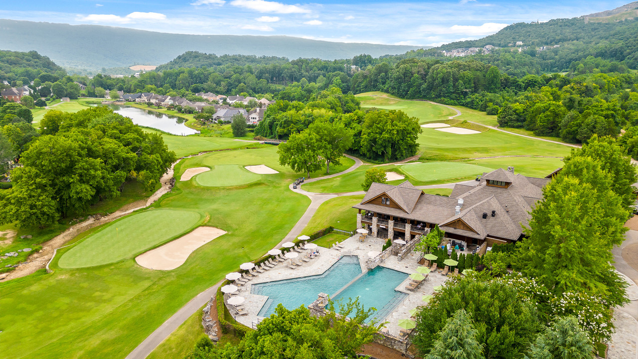 Discover Black Creek Chattanooga: Why It’s One of the Top Places to Relocate header image.